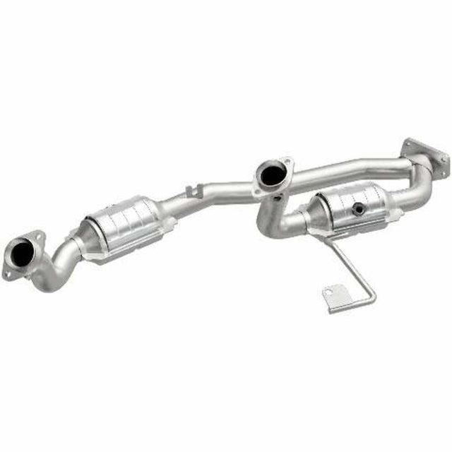 MagnaFlow direct-fit catalytic converter fits 2001-2003 Ford Windstar 3.8L and 2001-2003 Windstar 3.8 3.8 inch inlet/outlet stainless steel CARB compliant OBDII 49624