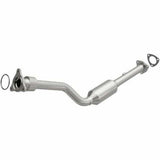 MagnaFlow direct-fit catalytic converter fits 2001-2003 Saturn L200, 2001-2002 Saturn L100, and additional vehicles. Avoid potential exhaust leaks by using the included gaskets to 