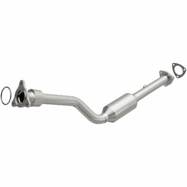 MagnaFlow direct-fit catalytic converter fits 2001-2003 Saturn L200, 2001-2002 Saturn L100, and additional vehicles. Avoid potential exhaust leaks by using the included gaskets to 