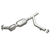 MagnaFlow direct-fit catalytic converter fits 2001 Ford F-150, 2001 Ford Expedition, and additional vehicles. Hardware is included to eliminate the hassle of working with corroded 