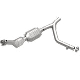MagnaFlow direct-fit catalytic converter fits 2001 Ford F-150, 2001 Ford Expedition, and additional vehicles. Hardware is included to eliminate the hassle of working with corroded 