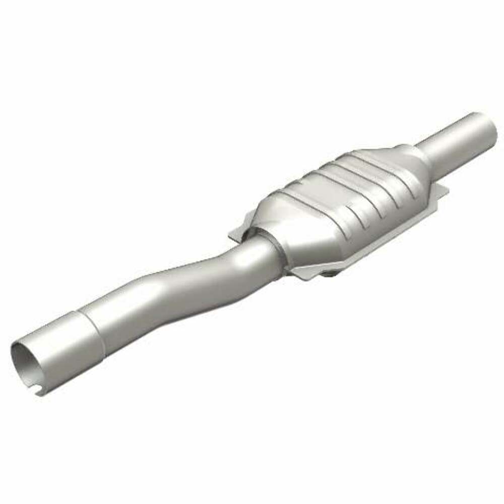 MagnaFlow direct-fit catalytic converter for 2002-2004 Jeep 4.0L stainless steel CARB compliant OBDII 51698