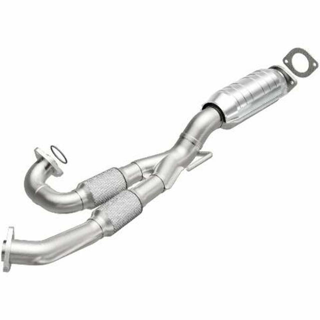MagnaFlow direct-fit catalytic converter for 2002-2005 Nissan Altima 3.5 inch inlet/outlet stainless steel CARB compliant OBDII 49568
