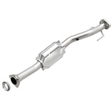 MagnaFlow direct-fit catalytic converter fits 2002-2005 Chevrolet Trailblazer, GMC Envoy, and additional vehicles. Avoid potential exhaust leaks by using the included gaskets to ge