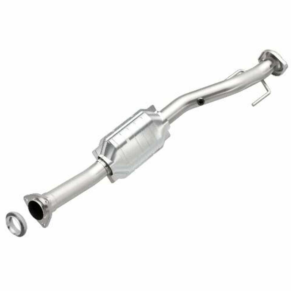 MagnaFlow direct-fit catalytic converter fits 2002-2005 Chevrolet Trailblazer, GMC Envoy, and additional vehicles. Avoid potential exhaust leaks by using the included gaskets to ge