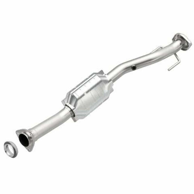 MagnaFlow direct-fit catalytic converter fits 2002-2005 Chevrolet Trailblazer, GMC Envoy, and additional vehicles. Avoid potential exhaust leaks by using the included gaskets to ge