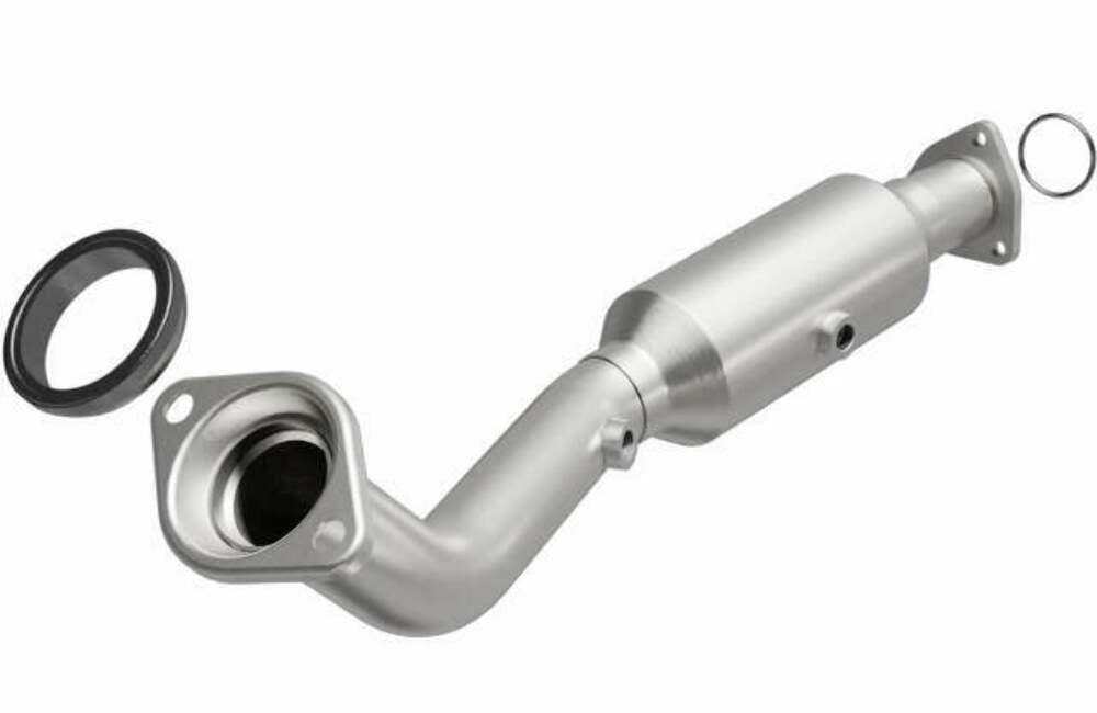 MagnaFlow direct-fit catalytic converter for 2002-2006 Honda CR-V 2.4L stainless steel CARB compliant OBDII 49123