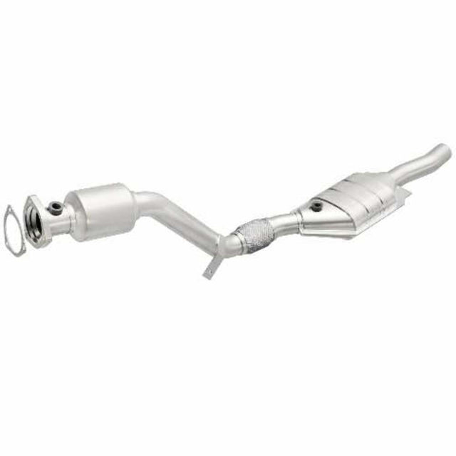 MagnaFlow direct-fit catalytic converter for 2000-2005 VW Passat 2.8L stainless steel CARB compliant 51589