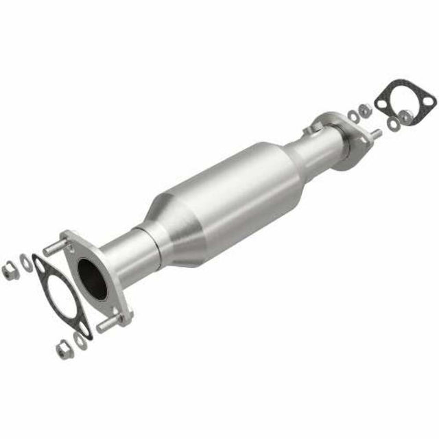 MagnaFlow direct-fit catalytic converter fits 2004-2006 Outlander 2.4L stainless steel Federal EPA compliant OBDII 24371