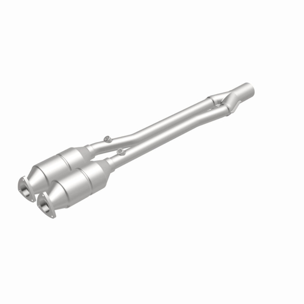 MagnaFlow direct-fit catalytic converter fits 2004-2006 Audi TT Quattro 3.2L and 2004 Volkswagen R32 3.2L stainless steel CARB compliant OBDII 49013