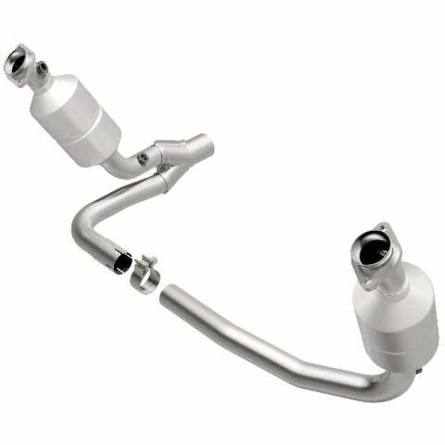 MagnaFlow direct-fit catalytic converter fits 04 Dakota 3.7/4.7 4WD 3.7 inch inlet 4.7 inch outlet stainless steel CARB compliant 49658