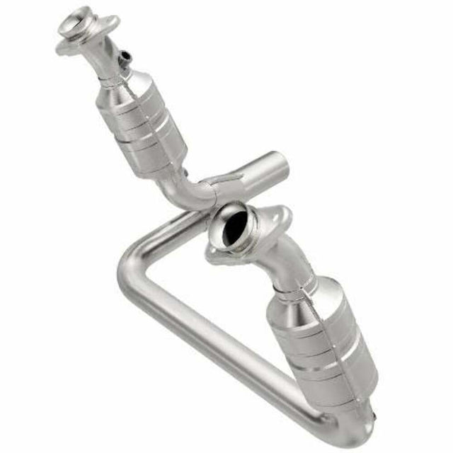 MagnaFlow direct-fit catalytic converter fits 2004 Dodge Durango 4.7L and 2004 Dodge Durango 3.7L stainless steel CARB compliant OBDII 51770