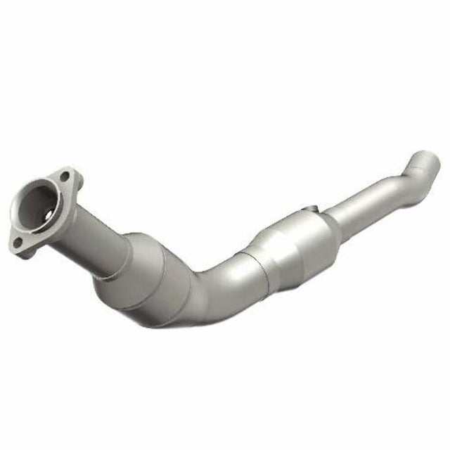 MagnaFlow direct-fit catalytic converter fits 2005-2009 Land Rover LR3 and 2006-2009 Land Rover Range Rover Sport. Hardware is included to eliminate the hassle of working with corr