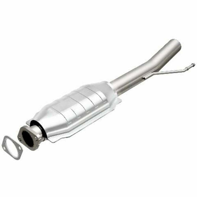 MagnaFlow direct-fit catalytic converter fits 2005-2009 Escape/Trib 3.0 rr OE 3 inch inlet/outlet stainless steel CARB compliant OBDII 49663