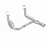 MagnaFlow direct-fit catalytic converter fits 2006-2009 Chevrolet Trailblazer, 2007-2009 GMC Envoy, and additional vehicles and 2006-2009 TB/Envoy 5.3/6.0 5.3 inch inlet/outlet sta
