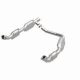 MagnaFlow direct-fit catalytic converter fits 2005-2006 Ford E-350 Super Duty 5.4L and 2005 Ford E-250 5.4L stainless steel CARB compliant 458041