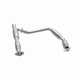MagnaFlow direct-fit catalytic converter fits 2005-2006 Ford E-350 Super Duty 5.4L and 2005 Ford E-250 5.4L stainless steel CARB compliant 458041