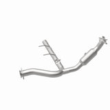 MagnaFlow direct-fit catalytic converter fits 2007-2008 Ford Expedition and Lincoln Navigator. Hardware is included to eliminate the hassle of working with corroded factory parts. 