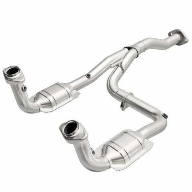 MagnaFlow direct-fit catalytic converter fits 2005-2007 Jeep Liberty 3.7L and 07 Jeep Liberty 3.7L stainless steel CARB compliant OBDII 49186