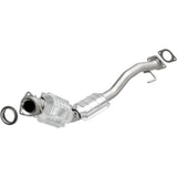 MagnaFlow direct-fit catalytic converter fits 2008-2009 Chevrolet Trailblazer, GMC Envoy, and additional vehicles. Avoid potential exhaust leaks by using the included gaskets to ge