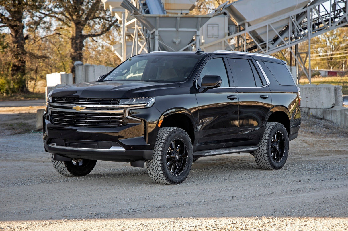 Rough Country 3.5 Inch Lift Kit - M1 Struts - GMC Yukon/Yukon XL 1500 4WD (2021-2025) - 11440