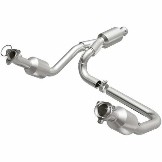 MagnaFlow direct-fit catalytic converter for 2014-2016 Chevy Silverado 1500 stainless steel CARB compliant 5582642