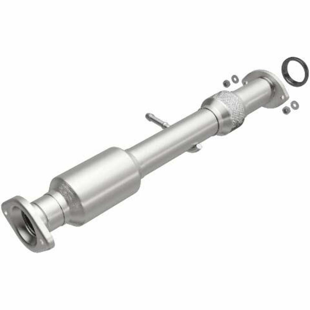 MagnaFlow direct-fit catalytic converter fits 2014-2015 Toyota Highlander 3.5 Undby 3.5 inch inlet/outlet stainless steel CARB compliant 52534