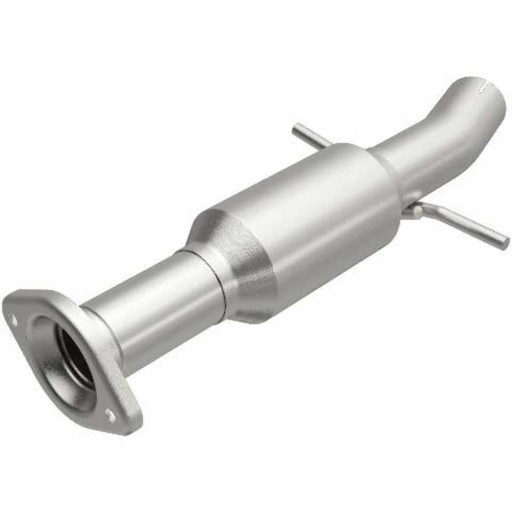 MagnaFlow direct-fit catalytic converter fits 2014-2015 Toyota Highlander 3.5 Undby 3.5 inch inlet/outlet stainless steel CARB compliant 52536