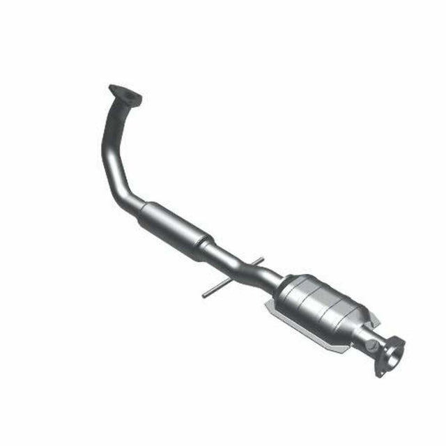 MagnaFlow direct-fit catalytic converter fits 1996-1997 Saturn SL2, Saturn SC2, and additional vehicles. Avoid potential exhaust leaks by using the included gaskets to get a proper