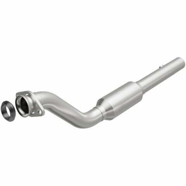 MagnaFlow direct-fit catalytic converter fits 1996 Buick Park Avenue, 1996 Buick LeSabre, and additional vehicles. Avoid potential exhaust leaks by using the included gaskets to ge