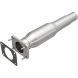 MagnaFlow direct-fit catalytic converter fits 2000-2002 2000 Buick LeSabre, Buick Park Avenue, and additional vehicles. Avoid potential exhaust leaks by using the included gaskets 