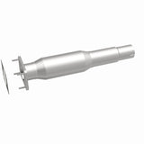 MagnaFlow direct-fit catalytic converter fits 2000-2002 2000 Buick LeSabre, Buick Park Avenue, and additional vehicles. Avoid potential exhaust leaks by using the included gaskets 