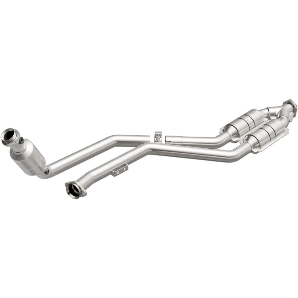 MagnaFlow direct-fit catalytic converter fits 2000 Mercedes-Benz CLK320 3.2L and 2000 Mercedes CLK320 3.2L stainless steel CARB compliant 444059