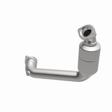 MagnaFlow direct-fit catalytic converter fits 2000 Mercedes-Benz E320 and 2000 Mercedes-Benz CLK320. Hardware is included to eliminate the hassle of working with corroded factory p