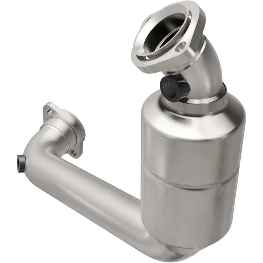 MagnaFlow direct-fit catalytic converter fits 2000 Mercedes-Benz E320 and 2000 Mercedes-Benz CLK320. Hardware is included to eliminate the hassle of working with corroded factory p