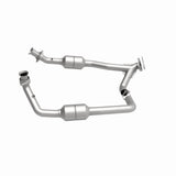MagnaFlow direct-fit catalytic converter fits 2002 Ford E-350 Super Duty, 2002 Ford E-250 Econoline, and additional vehicles and 2002 Ford E-150 Ecoline Compliant stainless steel C