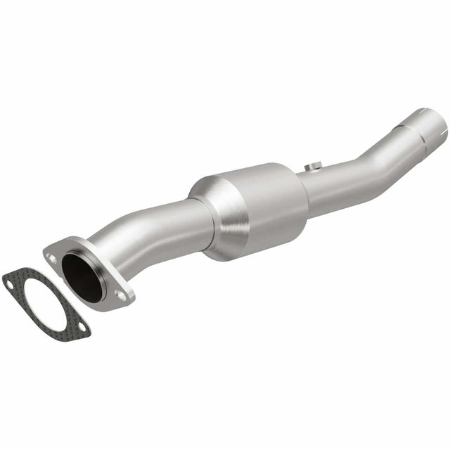 MagnaFlow direct-fit catalytic converter for 2003-2006 Chevy Silverado 2500 stainless steel CARB compliant 4551479