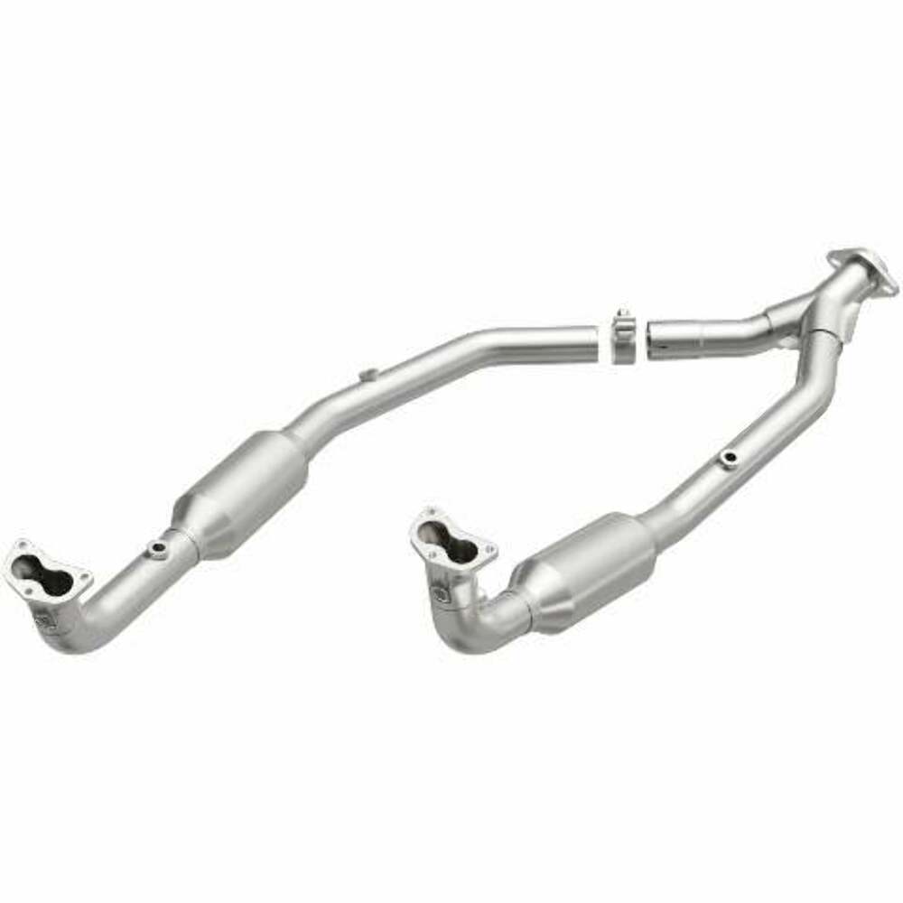 MagnaFlow direct-fit catalytic converter fits 2003 Land Rover Discovery 4.6L stainless steel CARB compliant 4551028