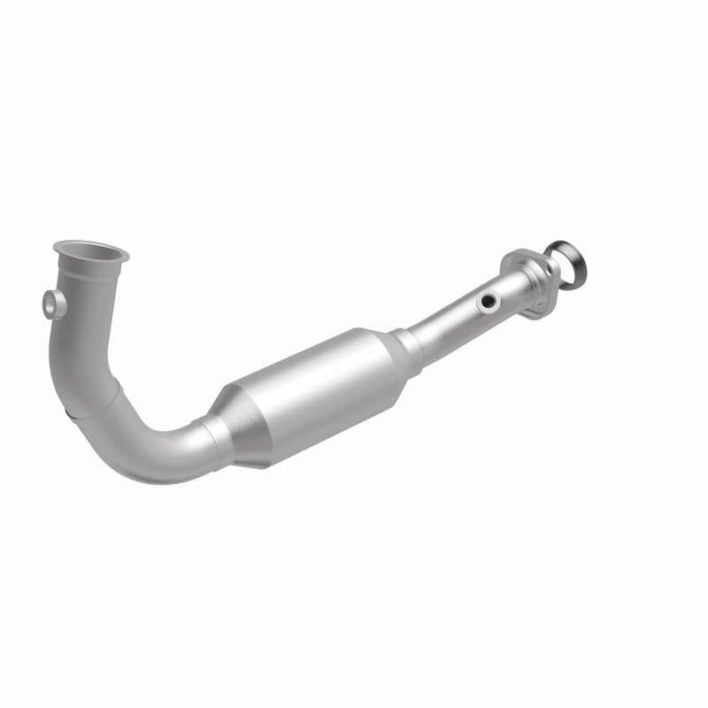 MagnaFlow direct-fit catalytic converter fits 2004 Jeep Liberty 3.7L stainless steel CARB compliant 5451583