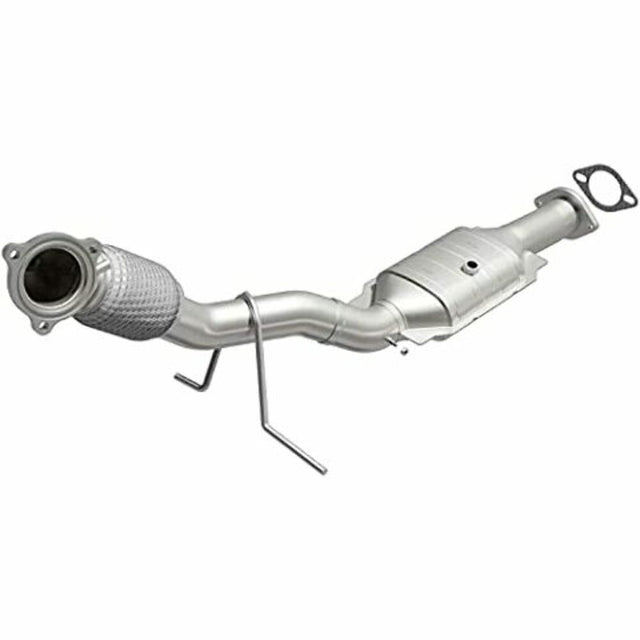 MagnaFlow direct-fit catalytic converter fits 2003-2004 Volvo XC90 2.5L and 2004 Volvo XC90 stainless steel CARB compliant OBDII
