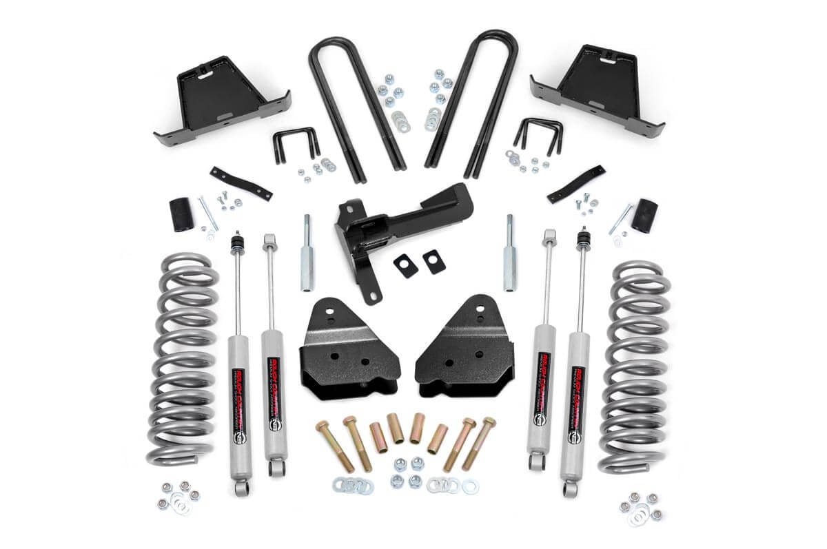 Suspension lift kit for 2005-2007 Ford Super Duty by Rough Country