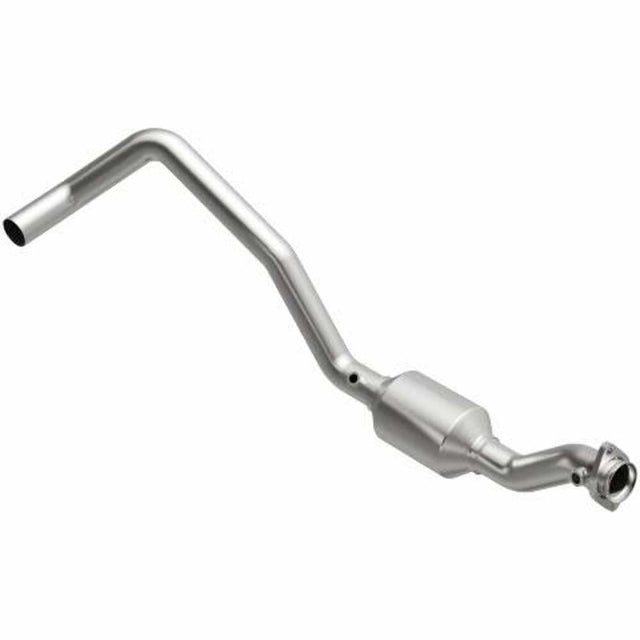 MagnaFlow direct-fit catalytic converter fits 2005 Dodge Ram 1500 3.7L and 2005 Dodge Ram 1500 4.7L stainless steel CARB compliant 4551023
