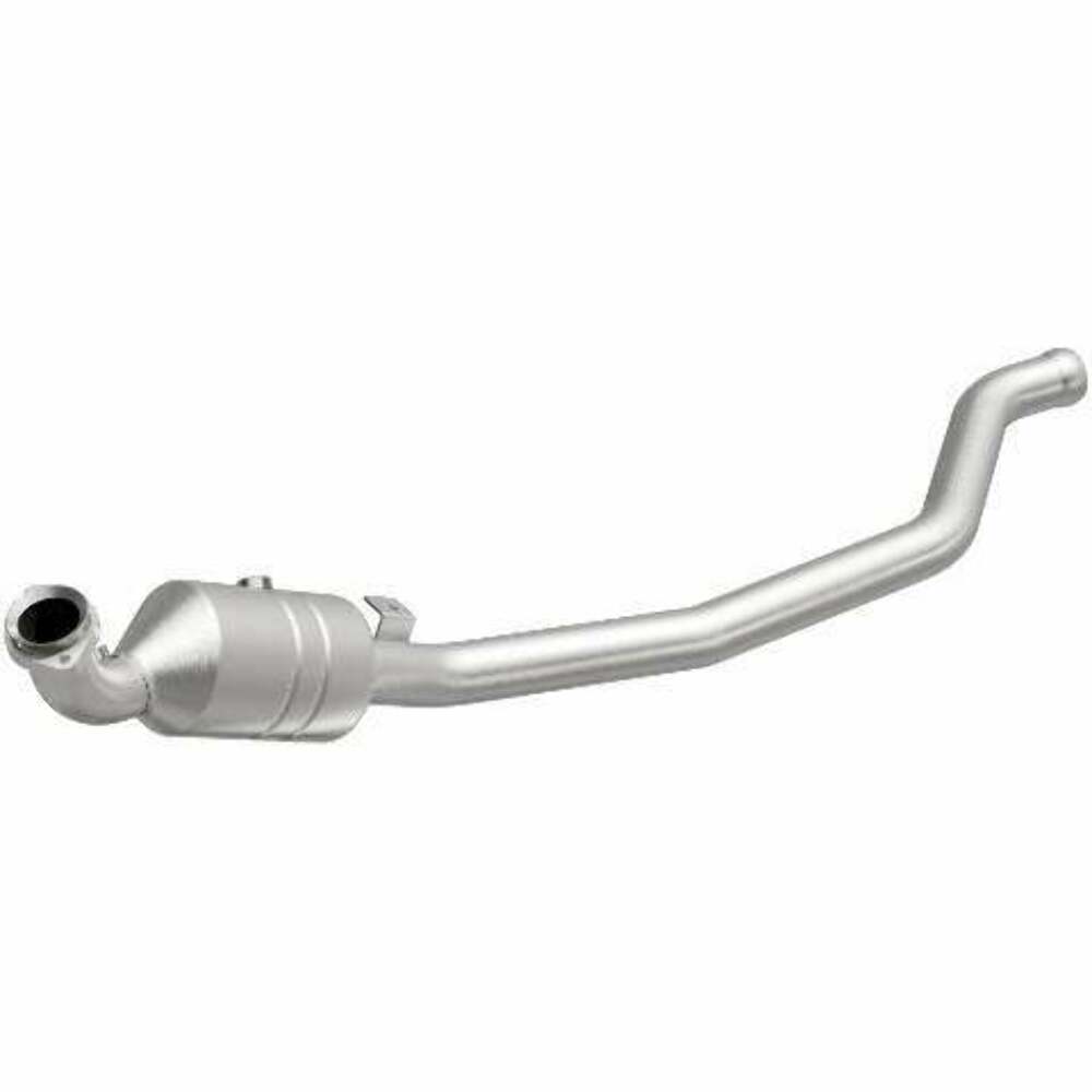 MagnaFlow direct-fit catalytic converter fits 2006-2011 R350 3.5 L 3.5 inch inlet/outlet stainless steel CARB compliant 52178