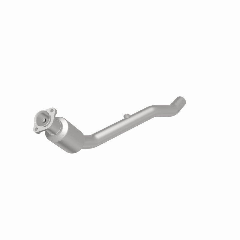 MagnaFlow direct-fit catalytic converter fits 2007-2009 Land Rover Range Rover Sport and Land Rover LR3. Hardware is included to eliminate the hassle of working with corroded facto