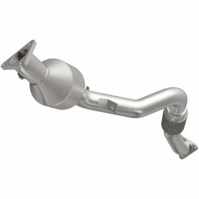 MagnaFlow direct-fit catalytic converter fits 2007-2010 Audi Q7 3.6L and 2008-2010 Volkswagen Touareg 3.6L 3.6 inch inlet/outlet stainless steel CARB compliant OBDII 52586