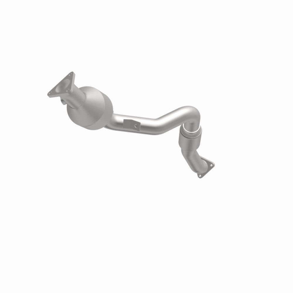 MagnaFlow direct-fit catalytic converter fits 2007-2010 Audi Q7 3.6L and 2008-2010 Volkswagen Touareg 3.6L 3.6 inch inlet/outlet stainless steel CARB compliant OBDII 52586
