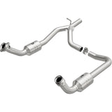 MagnaFlow direct-fit catalytic converter for 2009-2014 Ford 4.6L 2.5 inch inlet/outlet stainless steel CARB compliant 52153