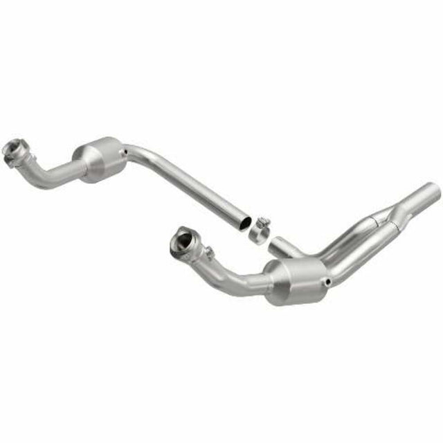 MagnaFlow direct-fit catalytic converter for 2010-2011 Jeep Wrangler stainless steel CARB compliant