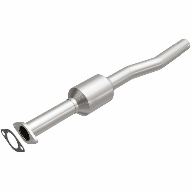 MagnaFlow direct-fit catalytic converter fits 2010-2016 Chevrolet Equinox, GMC Terrain, and additional vehicles. Avoid potential exhaust leaks by using the included gaskets to get 
