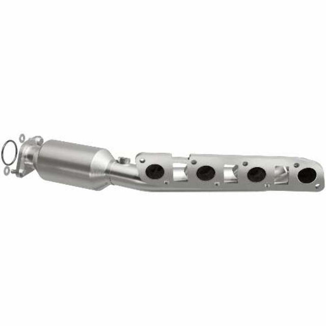 MagnaFlow direct-fit catalytic converter for 2014-2017 Infiniti QX56 stainless steel CARB compliant